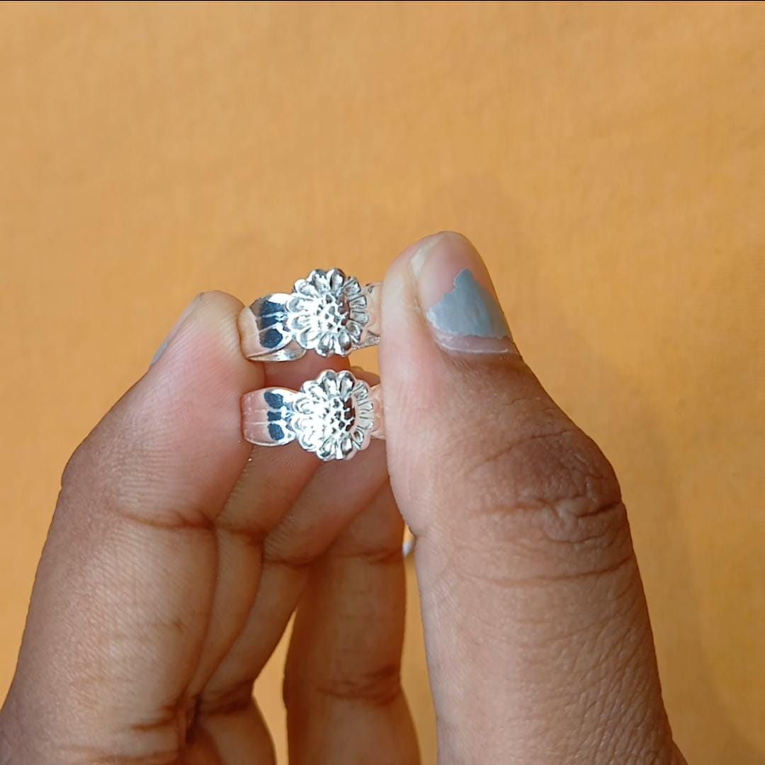 FLORAL BLISS TOE RINGS